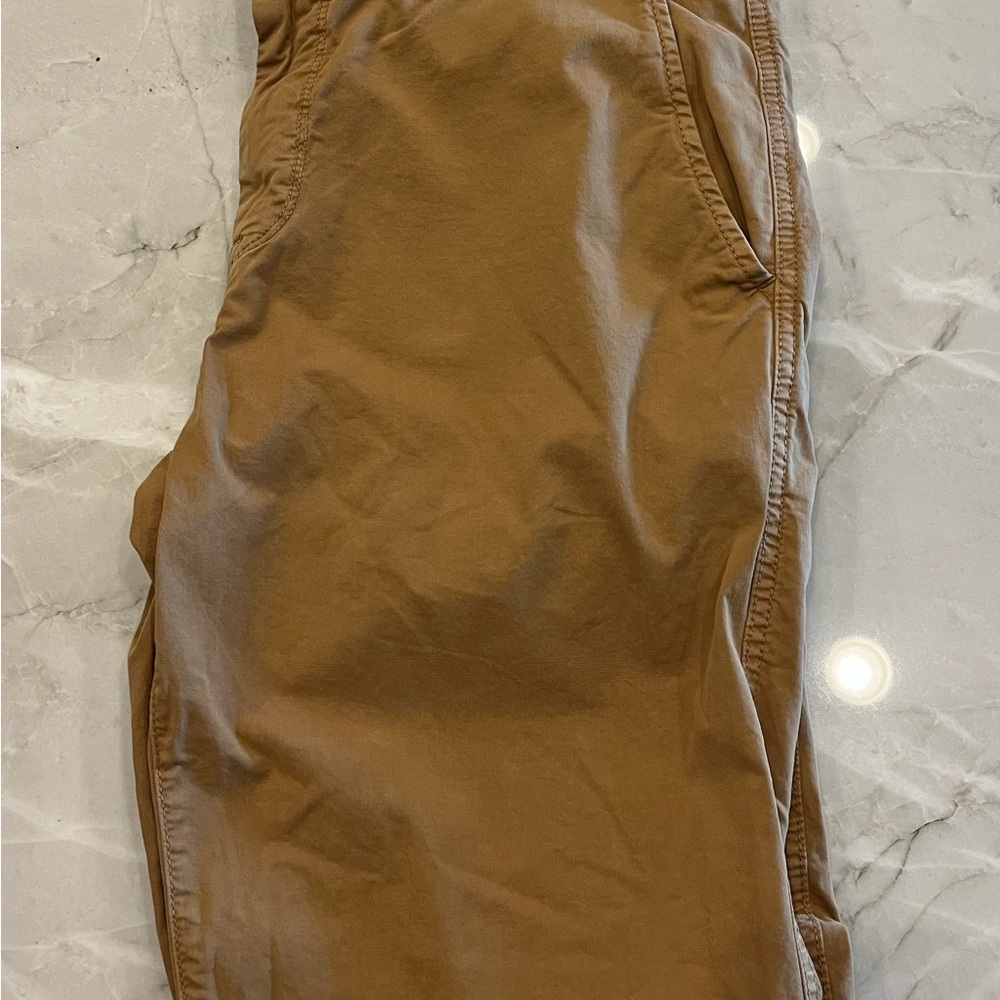 American Eagle Tan Chinos for Effortless Style